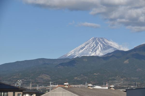 移動中の景色がまだ特別になる前の入口の写真